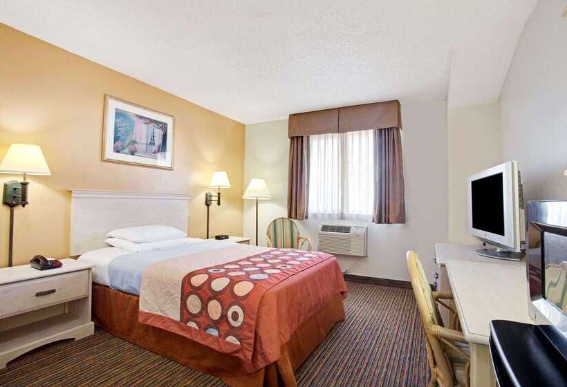 فندق Super 8 By Wyndham Clearwater/st. Petersburg Airport