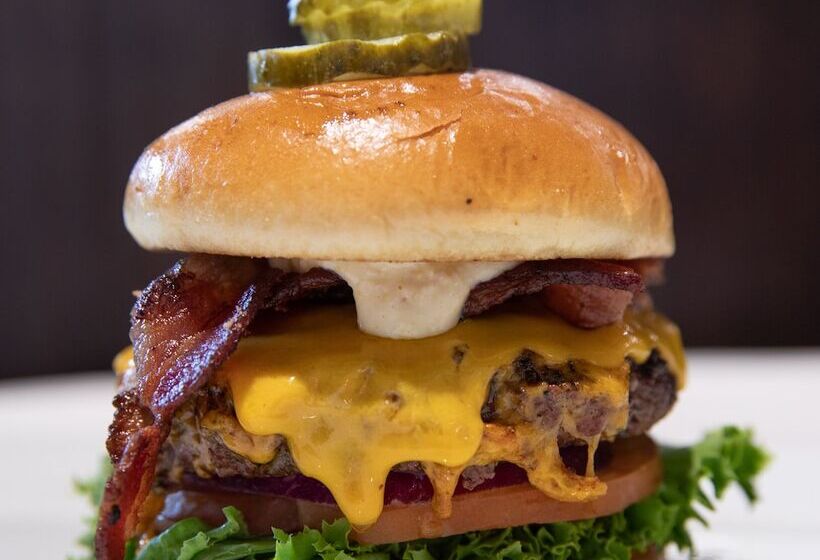 هتل Wyndham Moline On John Deere Commons