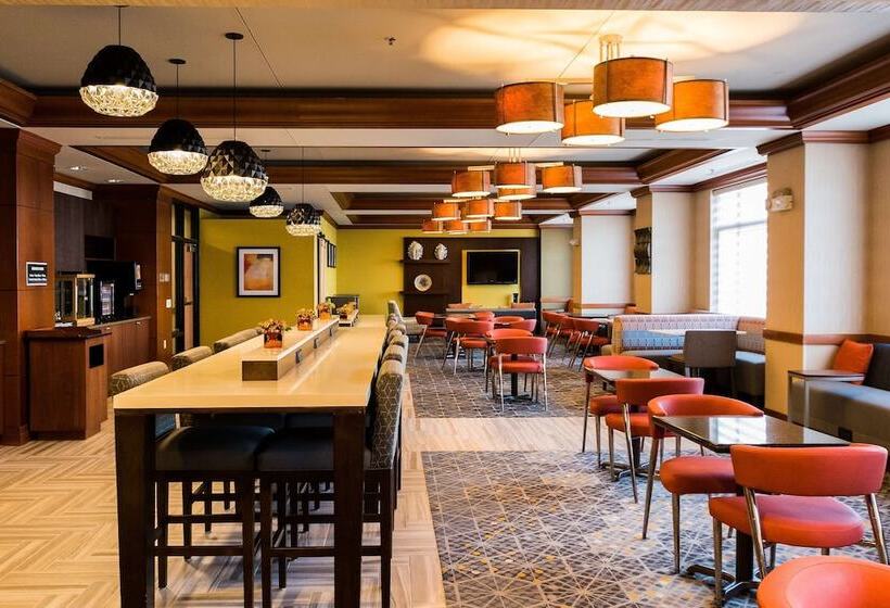 هتل Wyndham Moline On John Deere Commons