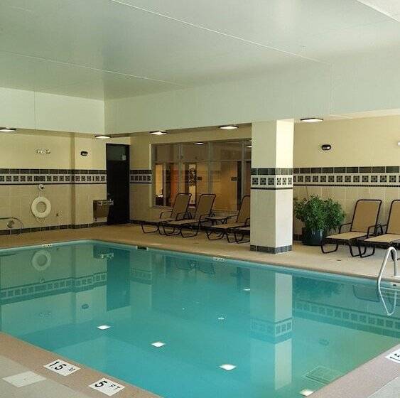 هتل Wyndham Moline On John Deere Commons