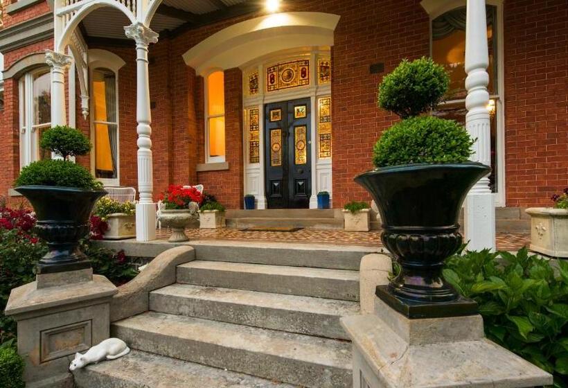 فندق Arcoona Manor