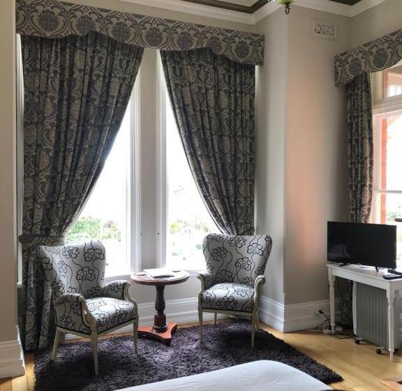 فندق Arcoona Manor