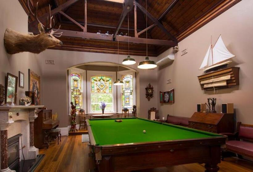فندق Arcoona Manor