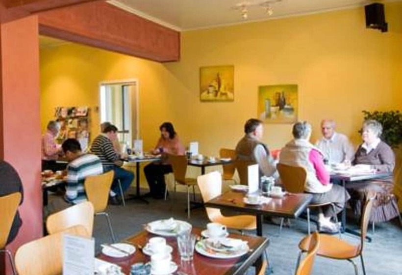 هتل Balmoral On York