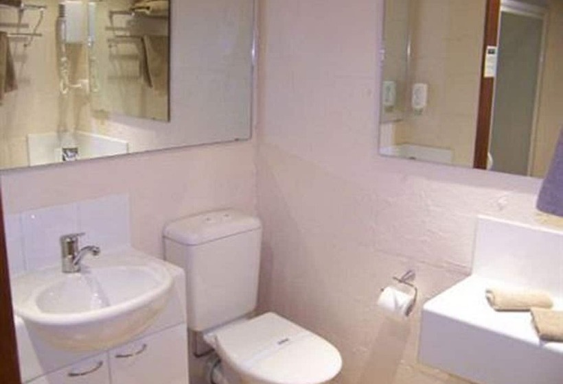 هتل Balmoral On York