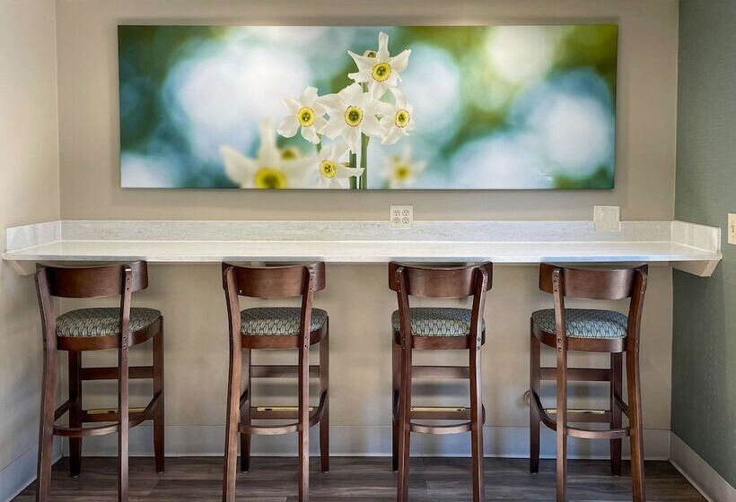 هتل Clarion Pointe Atlanta Airport College Park