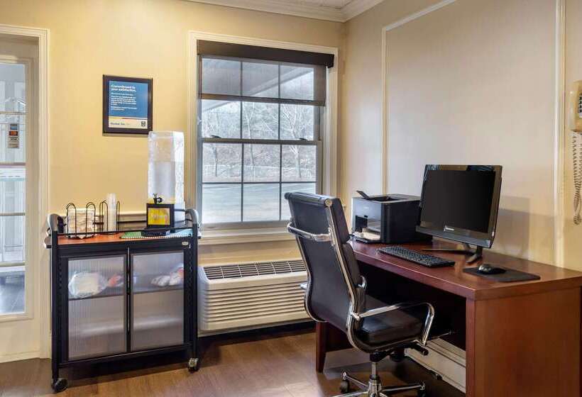 Отель Comfort Inn Auburn Worcester