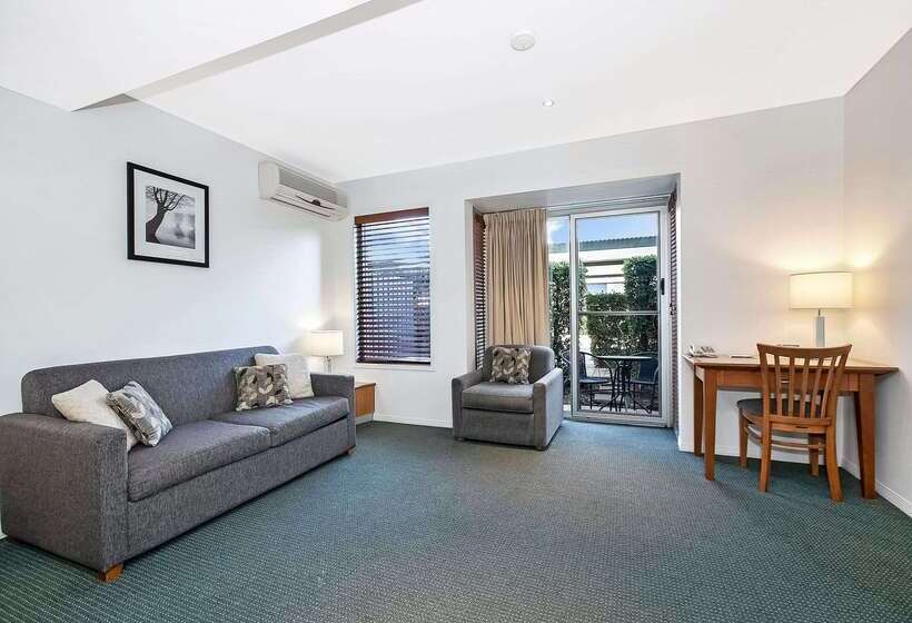 هتل Comfort Inn & Apartments Northgate Airport