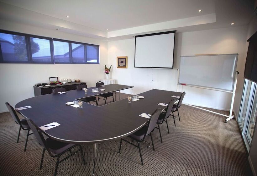 هتل Comfort Inn & Apartments Northgate Airport