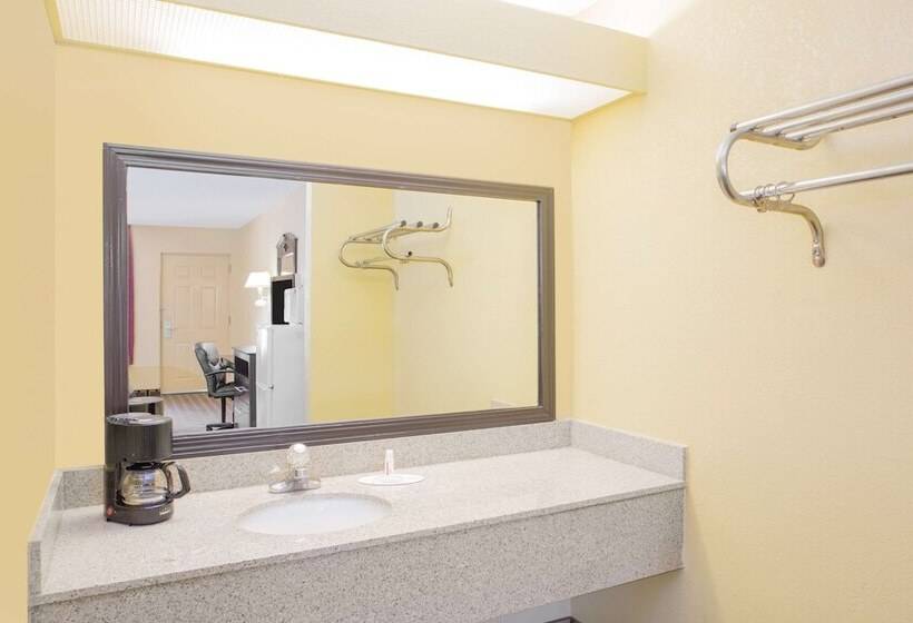 בית מלון כפרי Days Inn By Wyndham Andalusia