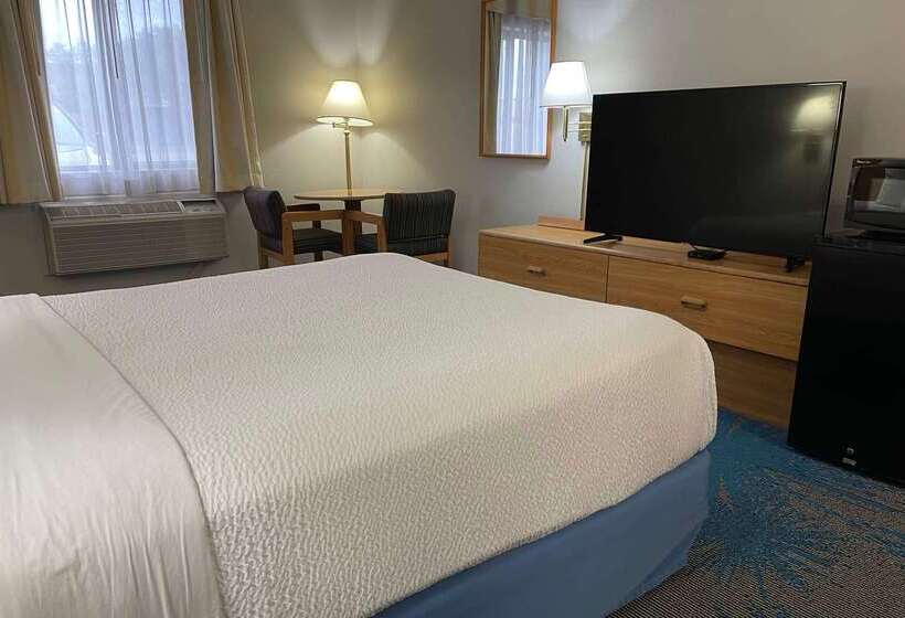 בית מלון כפרי Days Inn By Wyndham Colby