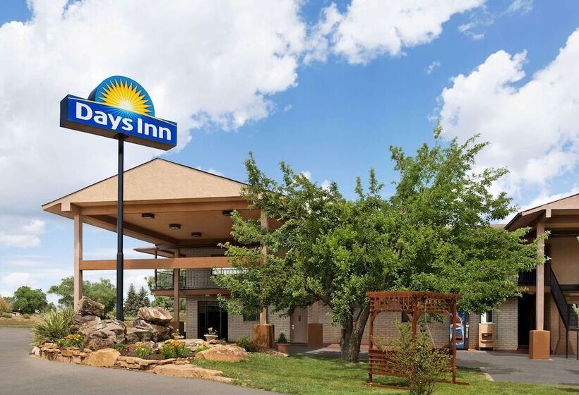 فندق Days Inn By Wyndham Cortez