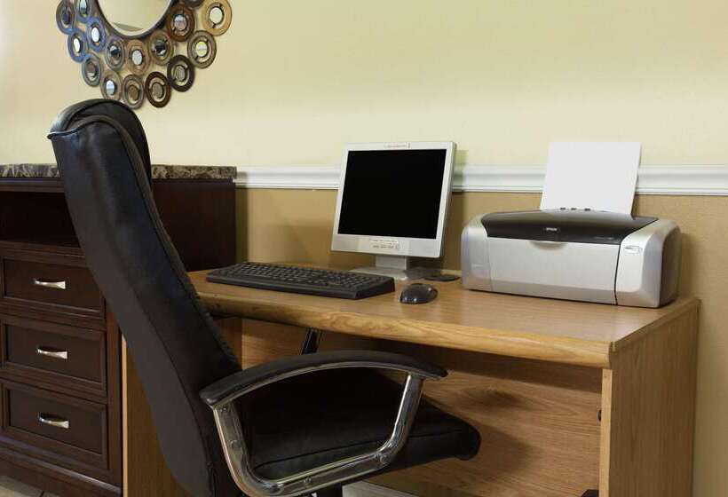 בית מלון כפרי Days Inn By Wyndham Daytona Beach Speedway