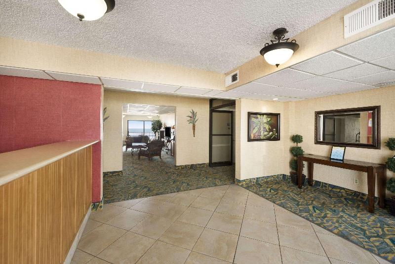 בית מלון כפרי Days Inn By Wyndham Daytona Oceanfront