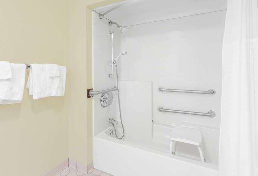 فندق Days Inn By Wyndham Elberton