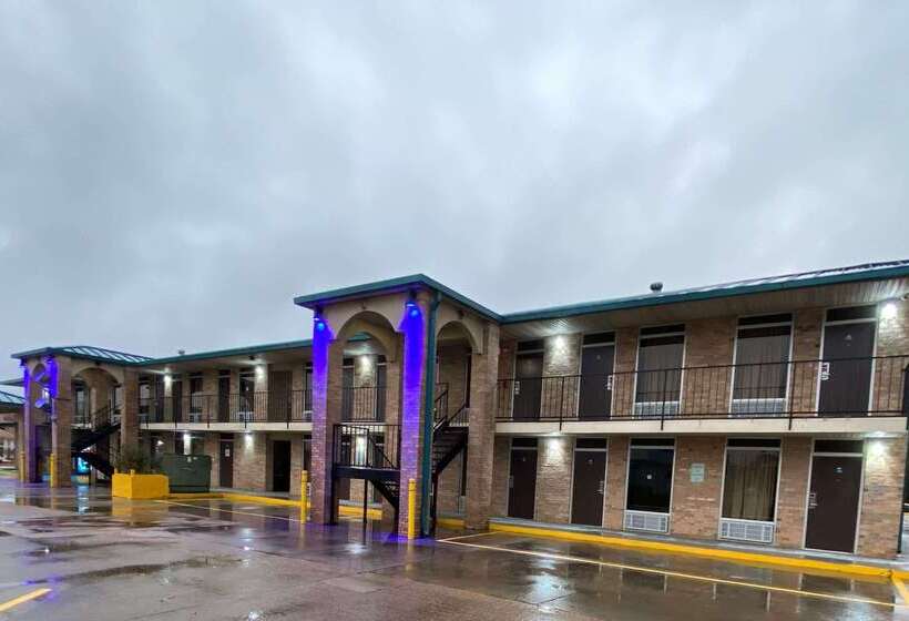 فندق Days Inn By Wyndham Forest