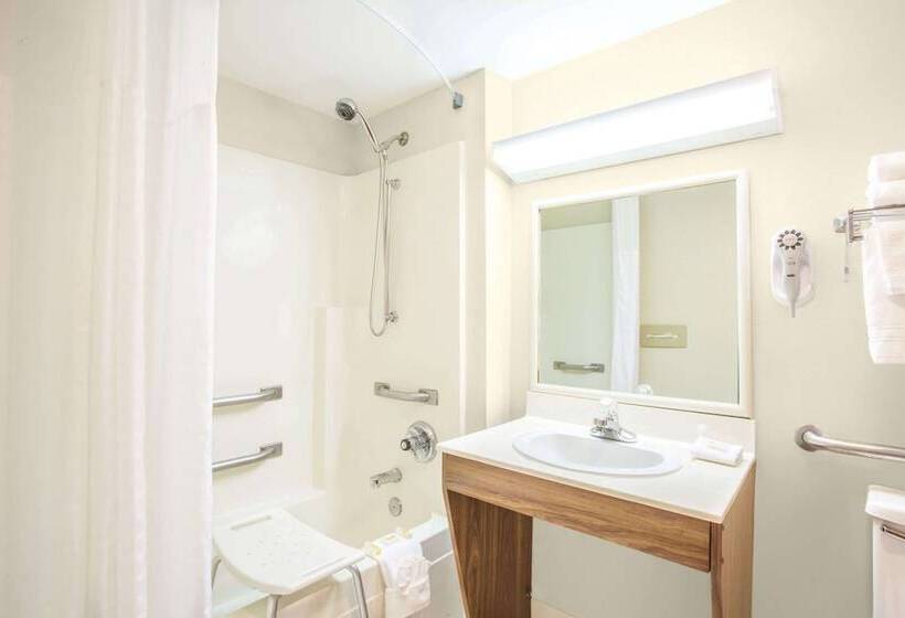 Отель Days Inn By Wyndham Glasgow