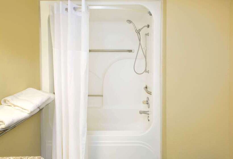 هتل Days Inn By Wyndham Gulfport
