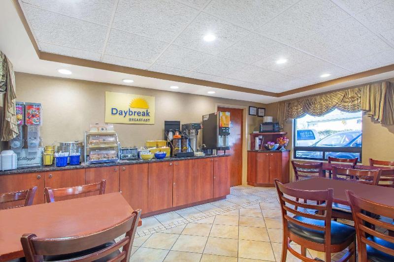 فندق Econo Lodge Woodbridge