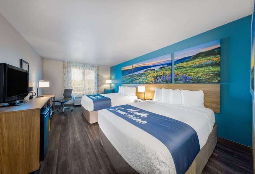 فندق Days Inn By Wyndham Lathrop