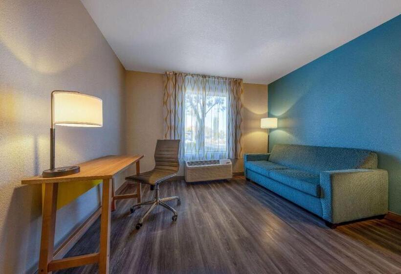 فندق Days Inn By Wyndham Lathrop