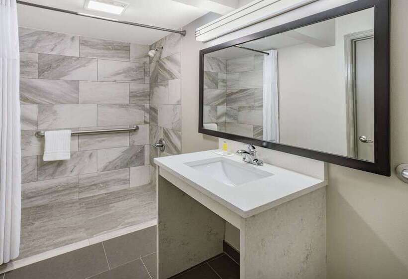 Отель Days Inn By Wyndham Leeds