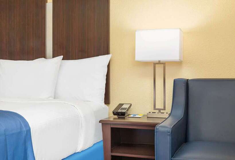 هتل Days Inn By Wyndham Muscle Shoals