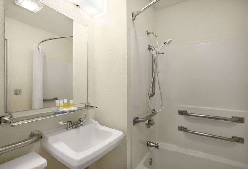 酒店 Days Inn By Wyndham Oglesby/ Starved Rock