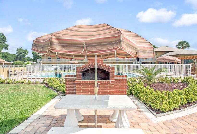 בית מלון כפרי Days Inn By Wyndham Orange City/deland
