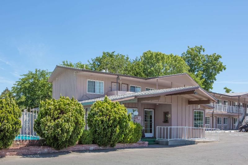هتل Days Inn By Wyndham Oroville