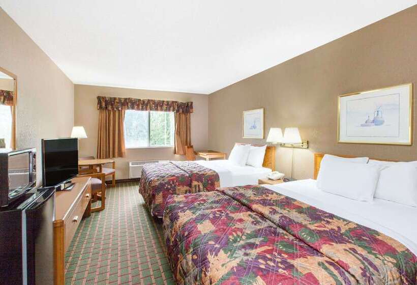 בית מלון כפרי Days Inn By Wyndham Sault Ste Marie Mi
