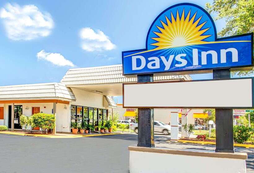 酒店 Days Inn By Wyndham St. Petersburg Central