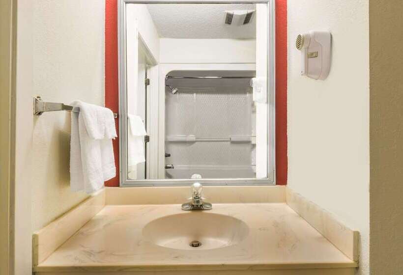 Отель Days Inn By Wyndham Troy