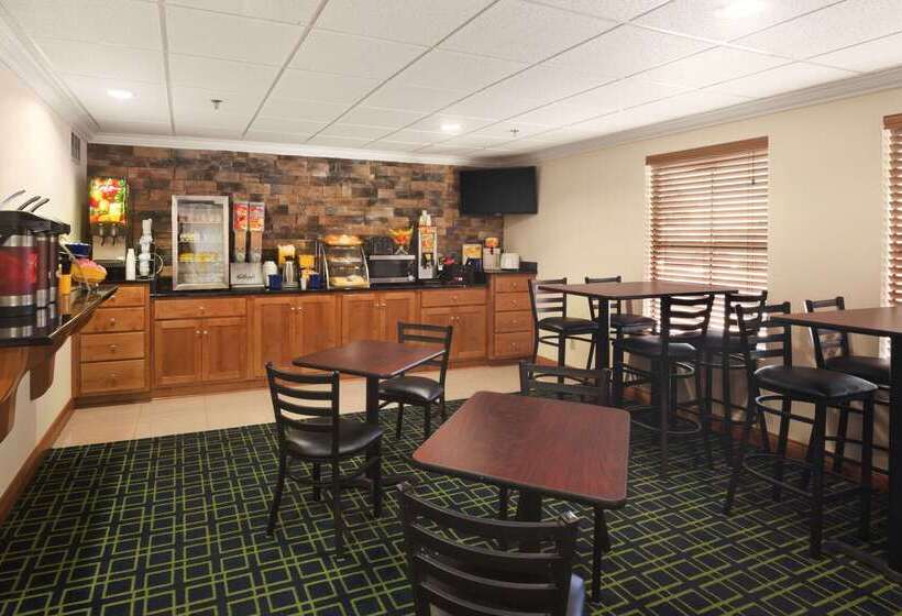 酒店 Days Inn & Suites By Wyndham Commerce