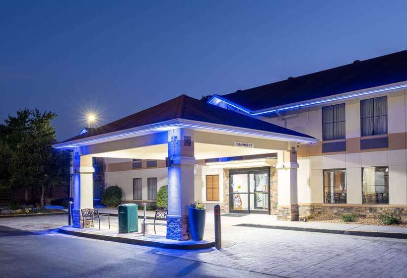 酒店 Days Inn & Suites By Wyndham Commerce