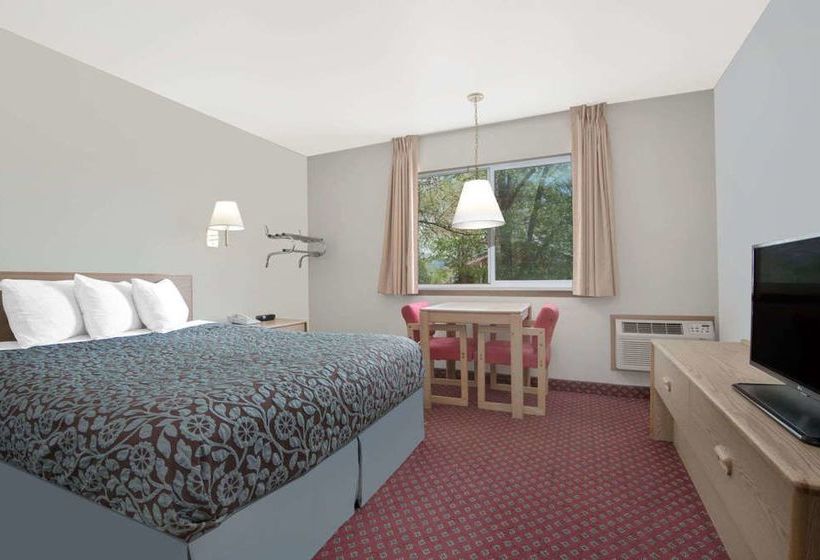هتل Days Inn By Wyndham Taos