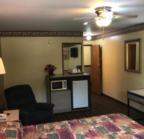 בית מלון כפרי Deluxe Inn Nebraska City