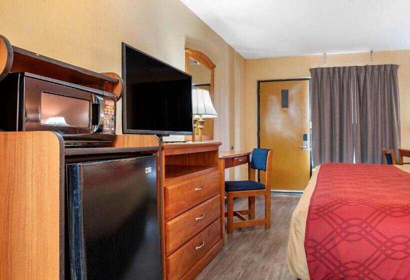 בית מלון כפרי Econo Lodge Inn & Suites
