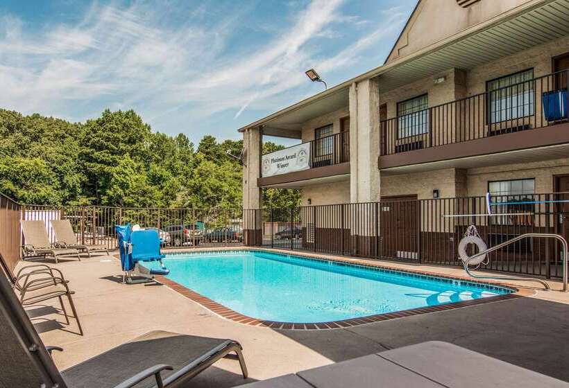בית מלון כפרי Econo Lodge