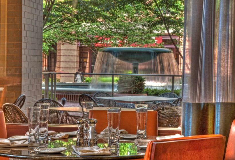 هتل Embassy Suites By Hilton Alexandria Old Town