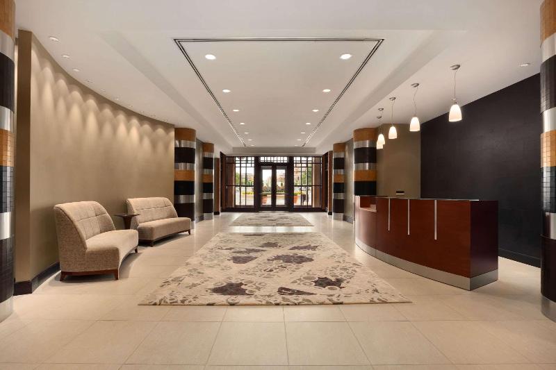 هتل Embassy Suites By Hilton Alexandria Old Town