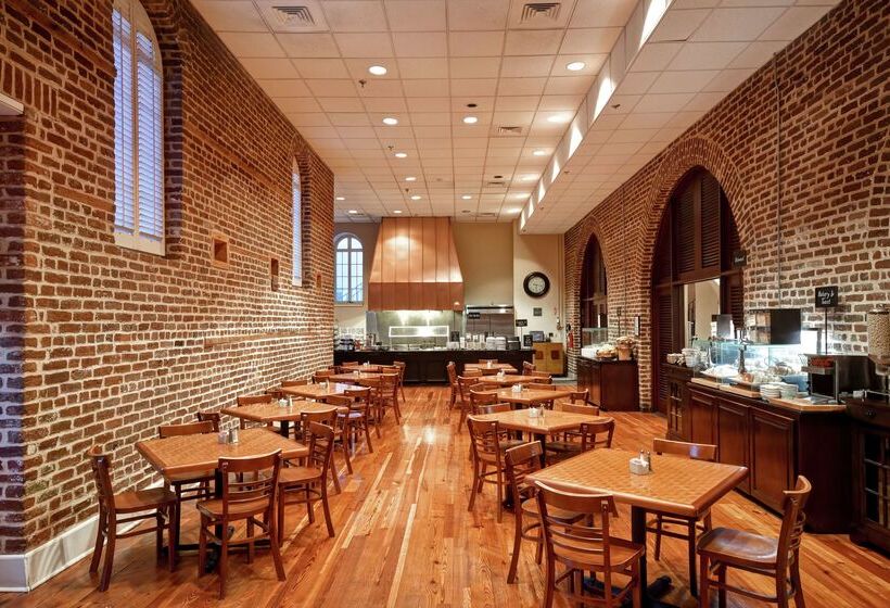 هتل Embassy Suites By Hilton Charleston Historic District