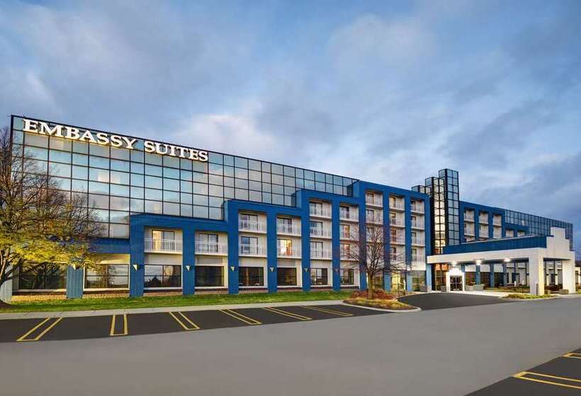 ホテル Embassy Suites By Hilton Detroit Livonia Novi