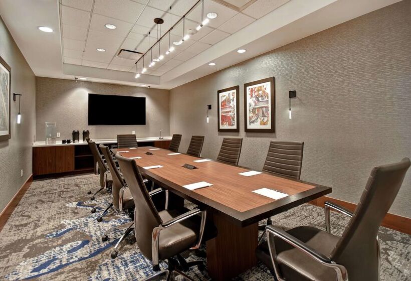 هتل Embassy Suites By Hilton Omaha Downtown Old Market