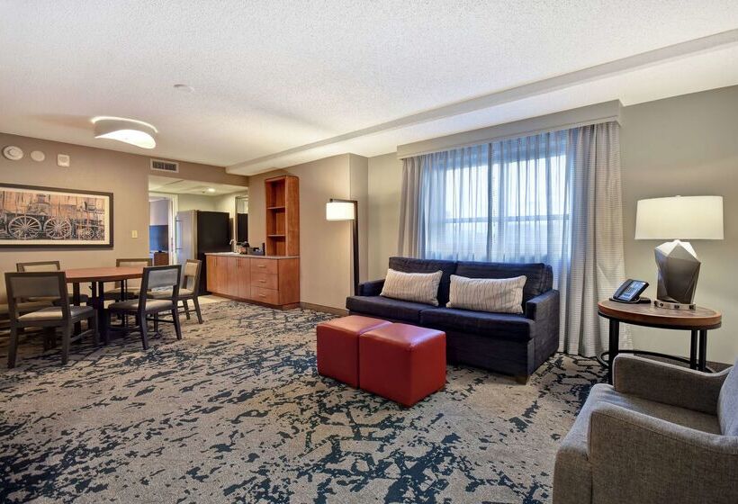 هتل Embassy Suites By Hilton Omaha Downtown Old Market
