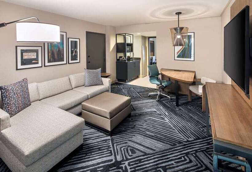 هتل Embassy Suites By Hilton San Rafael Marin County