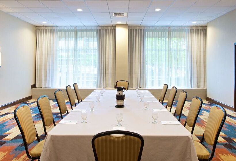 בית מלון כפרי Embassy Suites By Hilton Seattle Bellevue