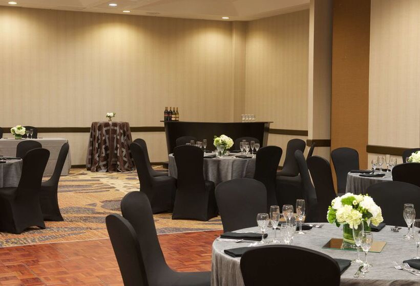 בית מלון כפרי Embassy Suites By Hilton Seattle Bellevue