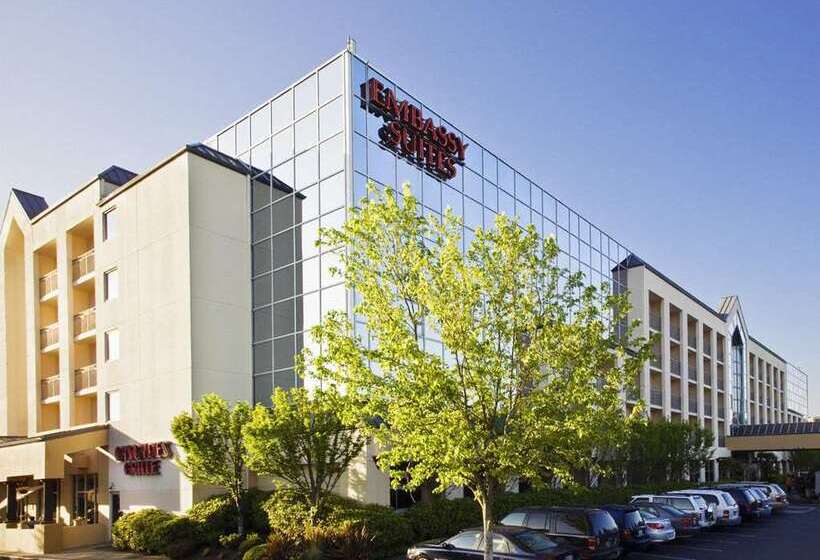 בית מלון כפרי Embassy Suites By Hilton Seattle Bellevue