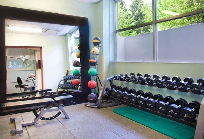 בית מלון כפרי Embassy Suites By Hilton Seattle Bellevue